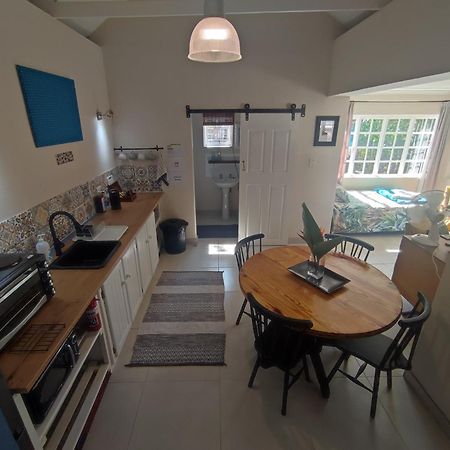 Paradise In The City - Cottage One Port Elizabeth Luaran gambar