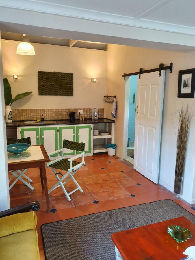 Paradise In The City - Cottage One Port Elizabeth Luaran gambar